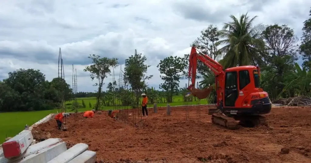 รถแบคโฮรับจ้างพิบูลมังสาหาร